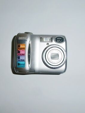 Nikon Coolpix 3200 3.2MP Digital Camera – Silver